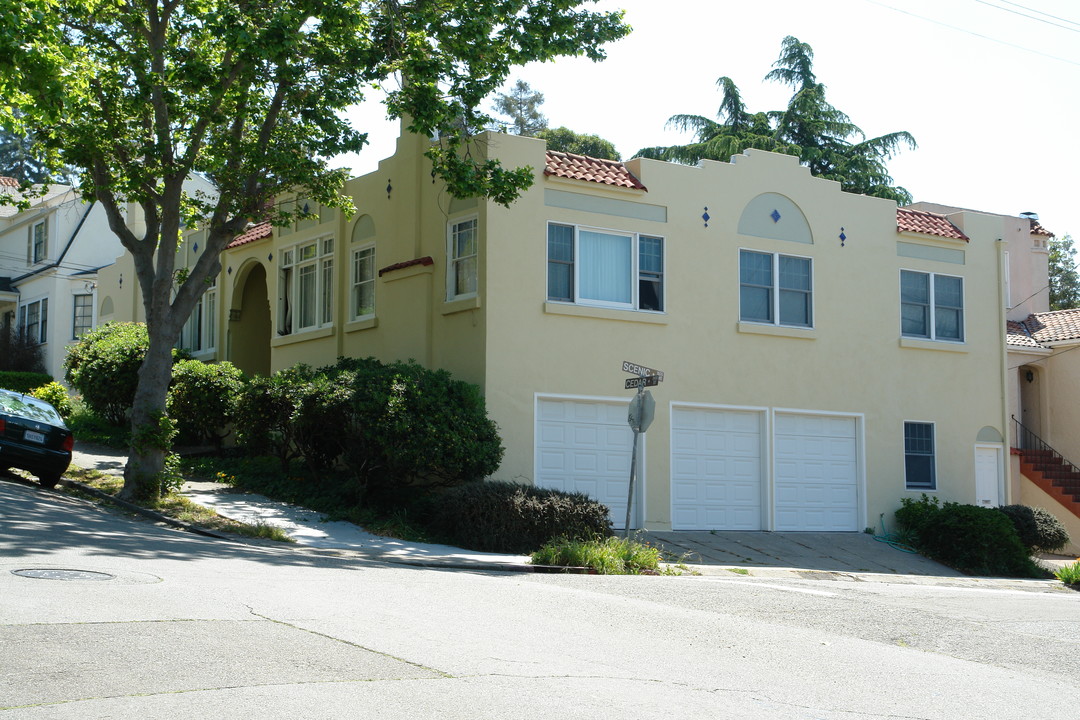 2404 Cedar St in Berkeley, CA - Building Photo