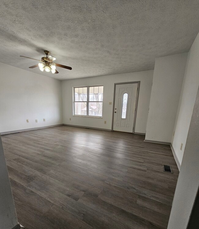 103 Lou St in South Point, OH - Building Photo - Building Photo