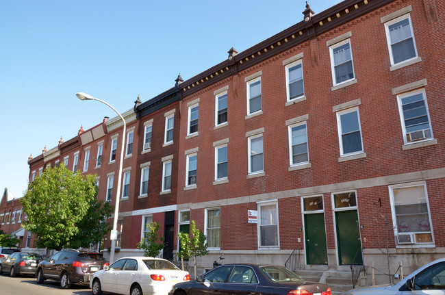 2313 Christian St in Philadelphia, PA - Foto de edificio - Building Photo