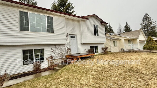 31797 Middle Ave in Spirit Lake, ID - Building Photo - Building Photo