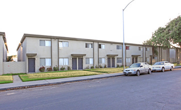 The Village Townhomes in Santa Maria, CA - Building Photo - Building Photo