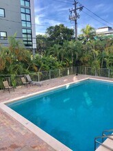575 Crandon Blvd in Key Biscayne, FL - Building Photo - Building Photo