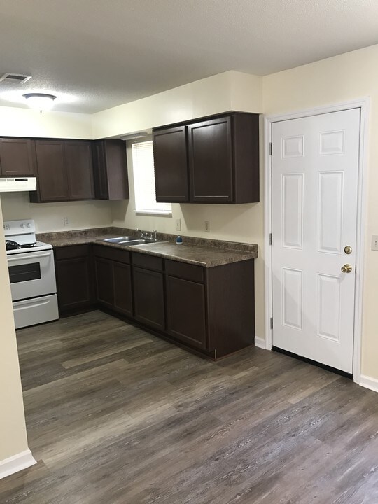 1716 Ogden St in Columbia, SC - Building Photo