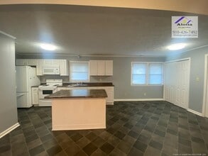 6527 Tareyton Rd in Fayetteville, NC - Building Photo - Building Photo