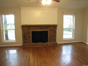 9 Markham Pl Cir in Little Rock, AR - Building Photo - Building Photo