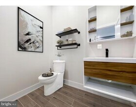 5250 Wayne Ave in Philadelphia, PA - Building Photo - Building Photo