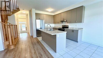85 Prest Wy in Fergus, ON - Building Photo - Building Photo