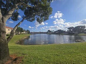 3516 Briar Bay Blvd in Royal Palm Beach, FL - Building Photo - Building Photo