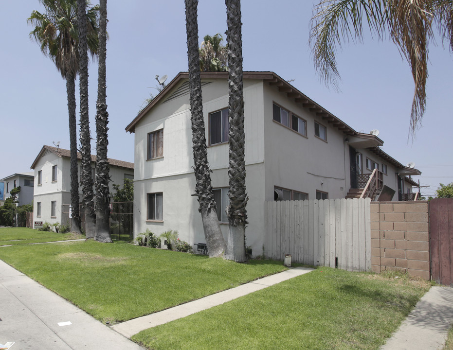 11445-11449 Sherman Way in North Hollywood, CA - Building Photo