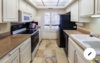 1415 N Sunrise Way, Unit 45 in Palm Springs, CA - Building Photo - Building Photo