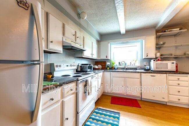 property at 39 Prospect St