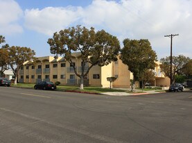 Denny Apt Bldg in Wilmington, CA - Building Photo