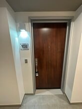 1666 Greenfield Ave in Los Angeles, CA - Foto de edificio - Building Photo