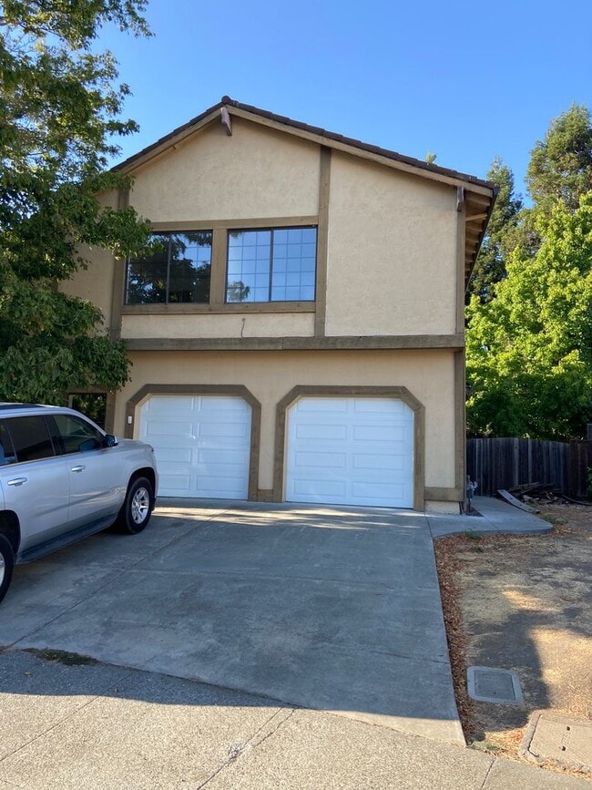 property at 1725 Tampico Ct