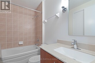 35-1635 Viking Ln in Toronto, ON - Building Photo - Building Photo