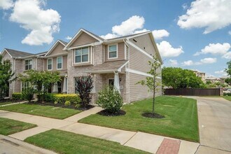 3300 Becker Dr in Denton, TX - Foto de edificio - Building Photo