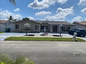 1907 SW 131st Pl Ct in Miami, FL - Building Photo