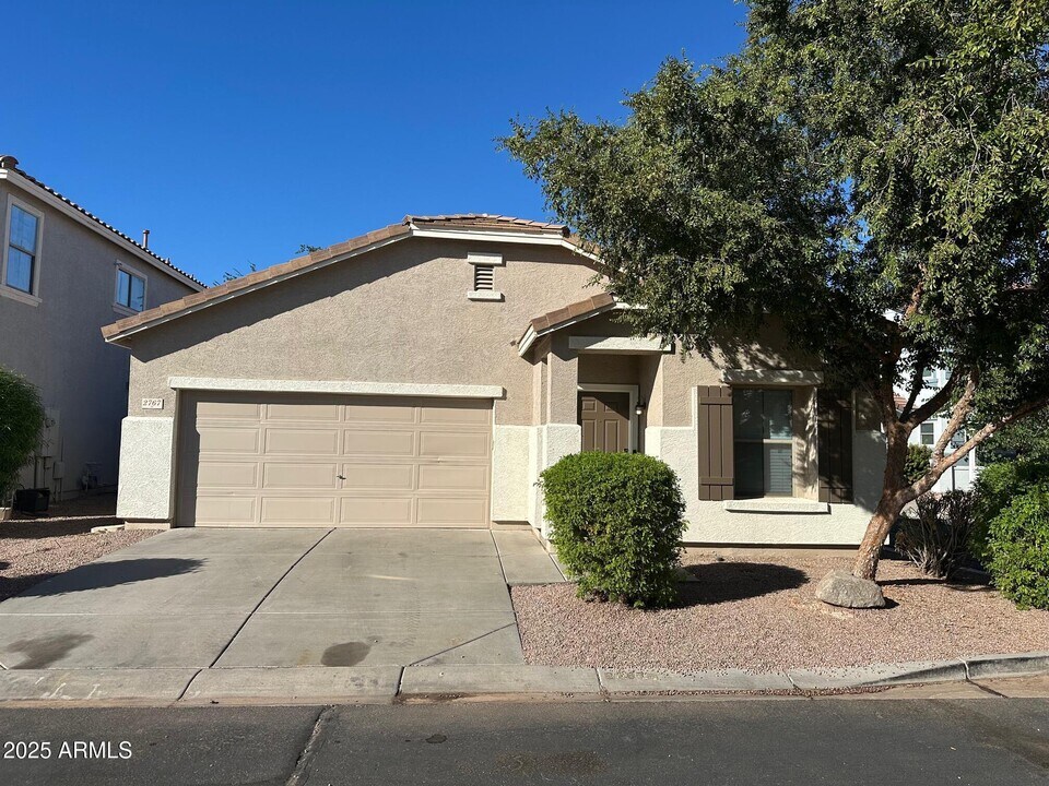 2767 S Sailors Way in Gilbert, AZ - Foto de edificio