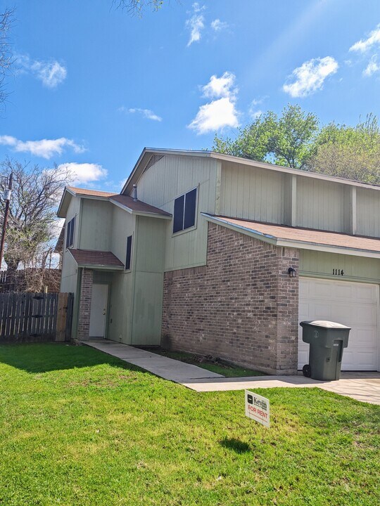 1114 Royal Crest Dr in Killeen, TX - Building Photo