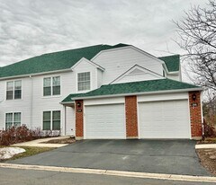 116 Hemstead St in Lake Bluff, IL - Building Photo