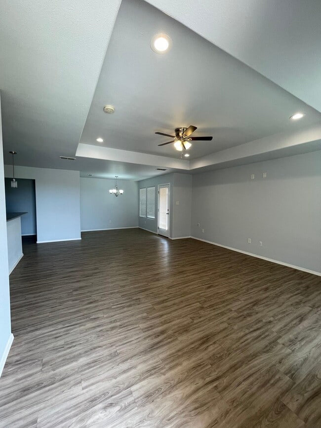 8410 11th St in Lubbock, TX - Building Photo - Building Photo
