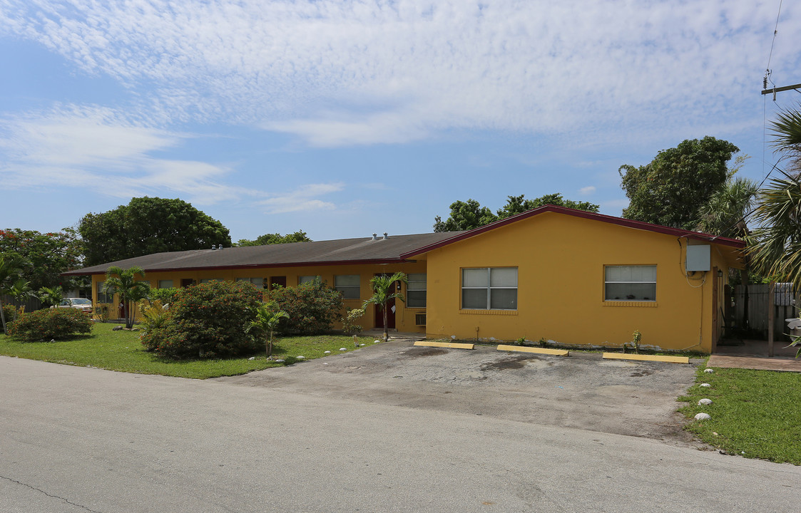 420-428 NE 14th St in Fort Lauderdale, FL - Building Photo