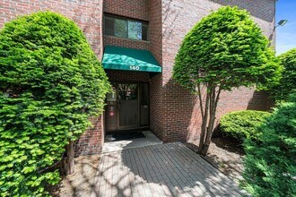 140 Kenrick St, Unit 21 in Boston, MA - Building Photo - Building Photo