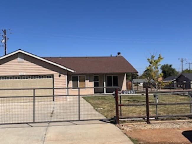 21431 Santa Barbara Dr in Tehachapi, CA - Building Photo - Building Photo