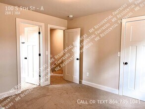 100 S 9th St in Easley, SC - Building Photo - Building Photo