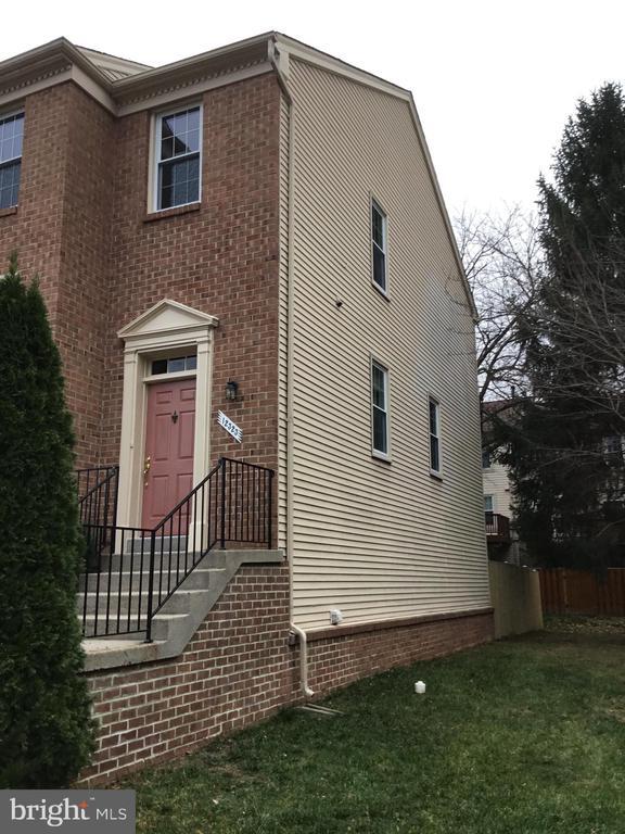 property at 12323 Fox Lake Ct