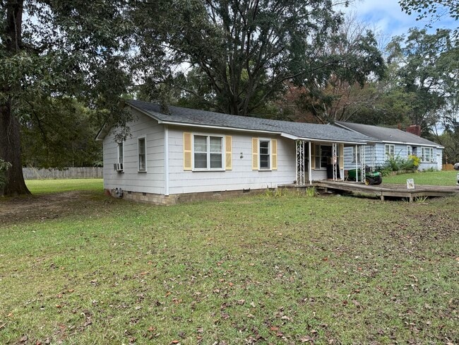 property at 206 S Smith St
