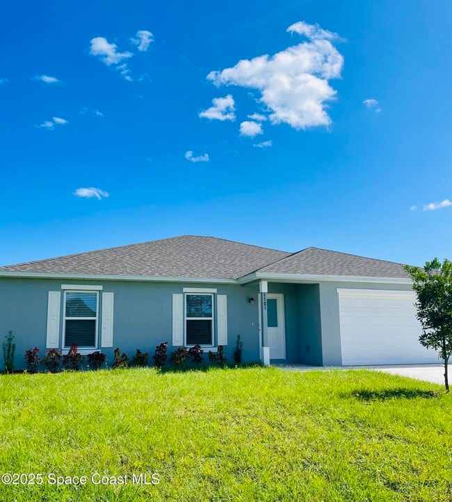 property at 1101 San Filippo Dr SE