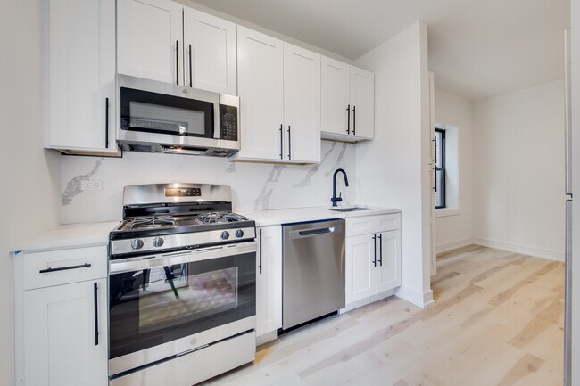 3056 W Cortland St in Chicago, IL - Building Photo - Building Photo