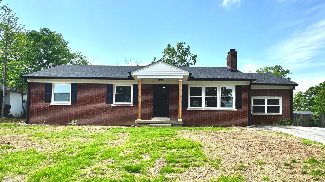 1821 Blue Ridge Dr in Lexington, KY - Building Photo