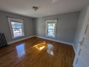 897 Union St, Unit 1 in Manchester, NH - Building Photo - Building Photo