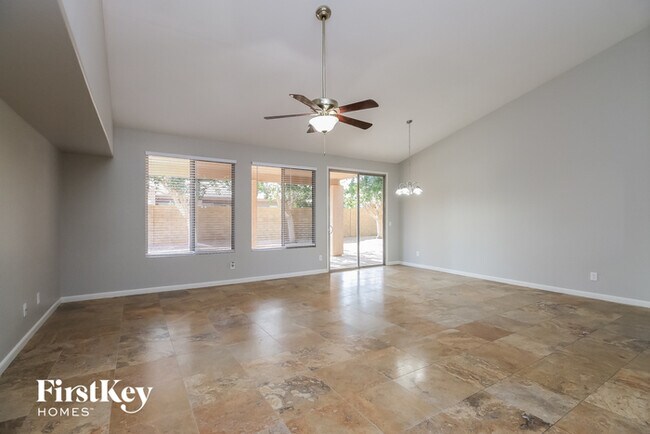 2907 E Millbrae Ln in Gilbert, AZ - Foto de edificio - Building Photo