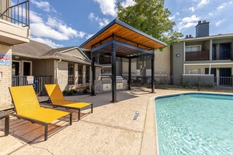The Landing at Clear Lake in Webster, TX - Building Photo - Building Photo