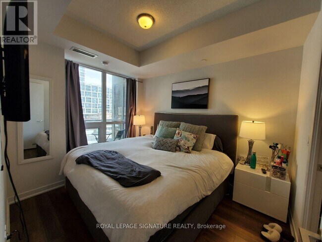 60 Berwick Ave in Toronto, ON - Building Photo - Building Photo