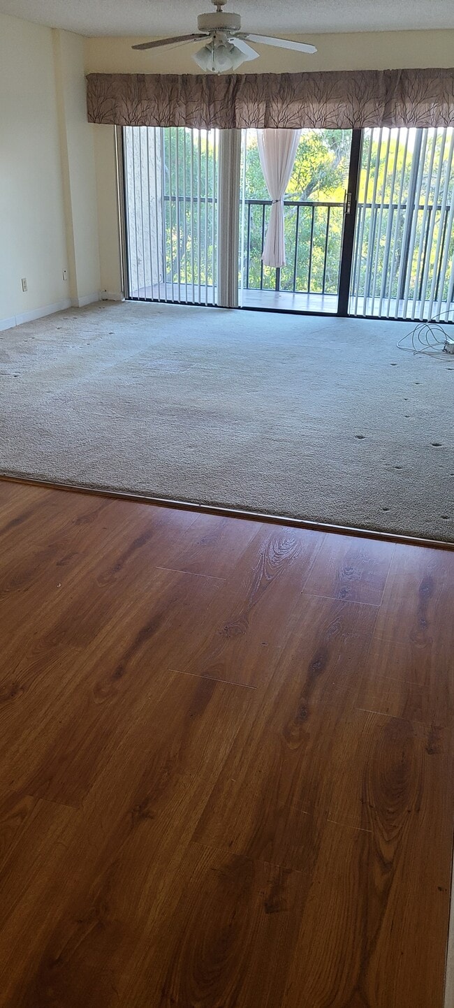 property at 2800 Cove Cay Dr