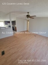 425 Country Living Dr in Newark, TX - Building Photo - Building Photo