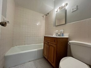 186 Lembeck Ave, Unit 1L in Jersey City, NJ - Foto de edificio - Building Photo