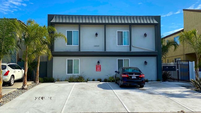 SF Laurel in San Diego, CA - Foto de edificio - Building Photo