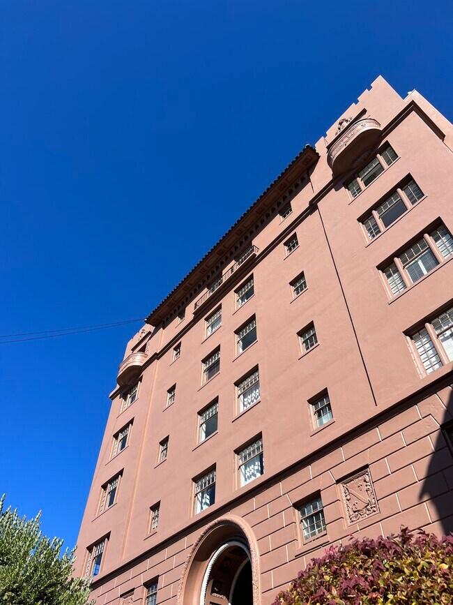 1450 Greenwich St in San Francisco, CA - Building Photo - Building Photo