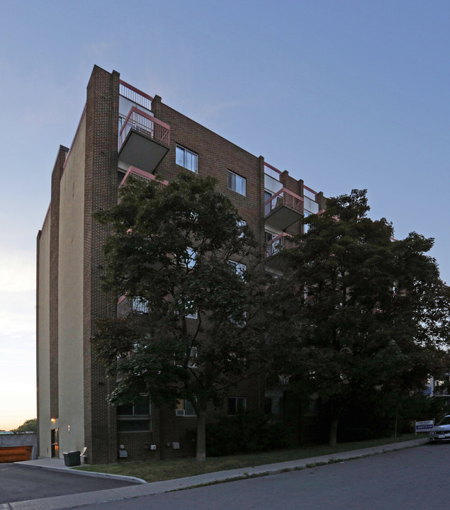 463 Cambridge St in Ottawa, ON - Building Photo