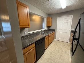 13104 Fairington Ridge Cir in Stonecrest, GA - Foto de edificio - Building Photo