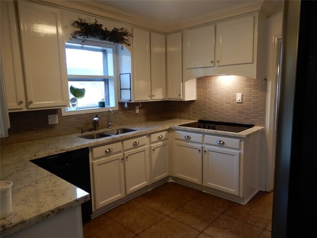 12042 Sturdivant St in Stafford, TX - Building Photo - Building Photo