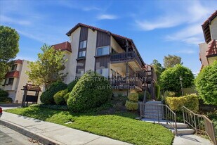 18006 River Cir in Santa Clarita, CA - Building Photo