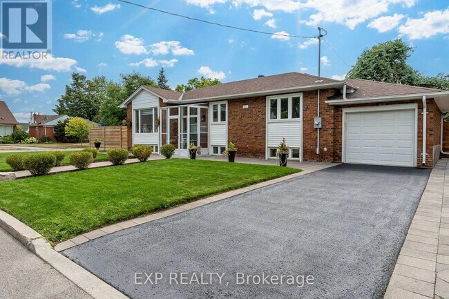 52 Ivorwood Crescent in Toronto, ON - Building Photo - Building Photo
