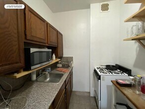 13 W 100th St in New York, NY - Building Photo - Building Photo