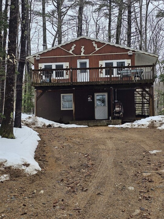 30 Middle Shore Dr in Madison, NH - Foto de edificio